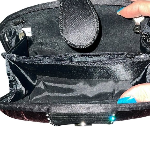 Vintage Elegant Black Velvet Evening Shoulder Bag with Rhinestone Detail - Picture 4 of 4